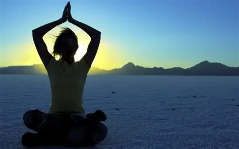 یوگا در خانه